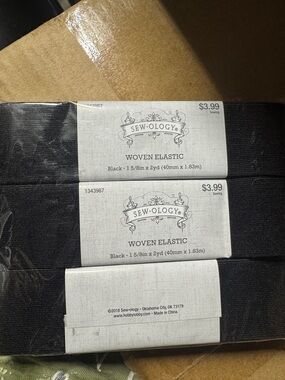 Sew-Ology Woven Elastic - Black (1 5/8in x 2yd)